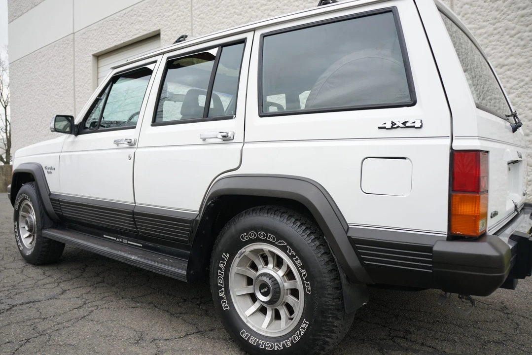 1989 Jeep XJ Cherokee - Image 16 of 31
