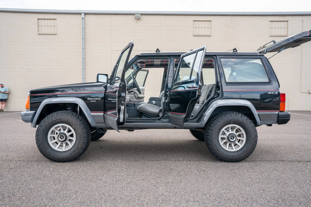 1989 Jeep XJ Cherokee - Image 19 of 31
