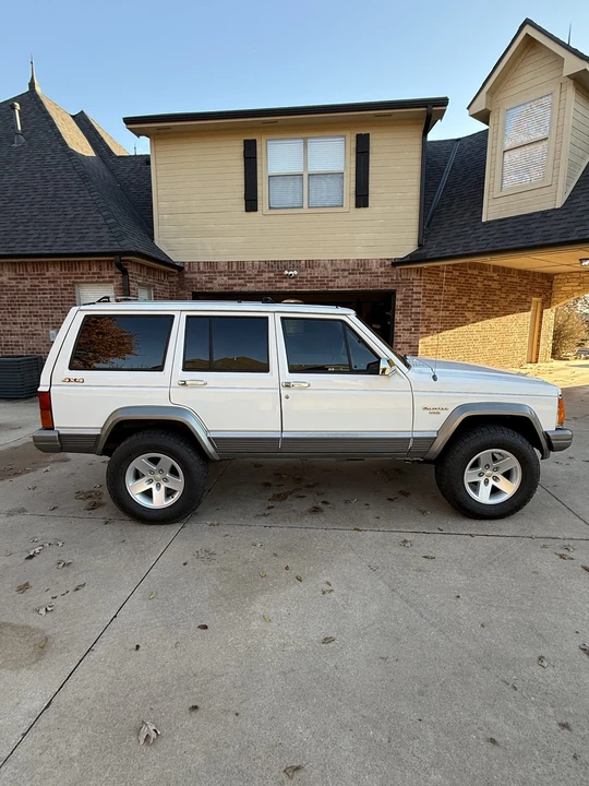 1989 Jeep XJ Cherokee - Image 9 of 31