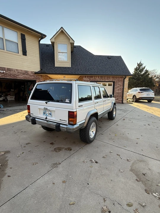 1989 Jeep XJ Cherokee - Image 10 of 31