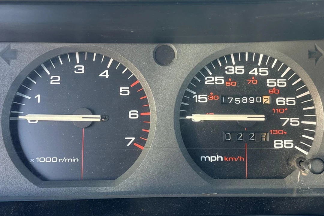 1989 Jeep XJ Cherokee - Image 25 of 31