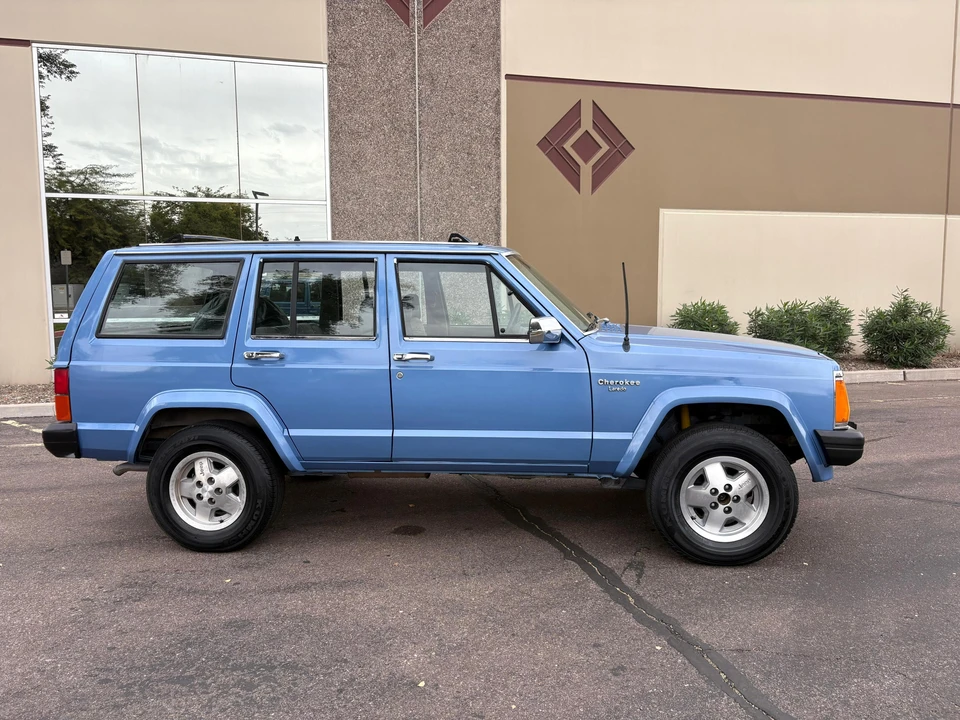 1989 Jeep XJ Cherokee - Image 9 of 31