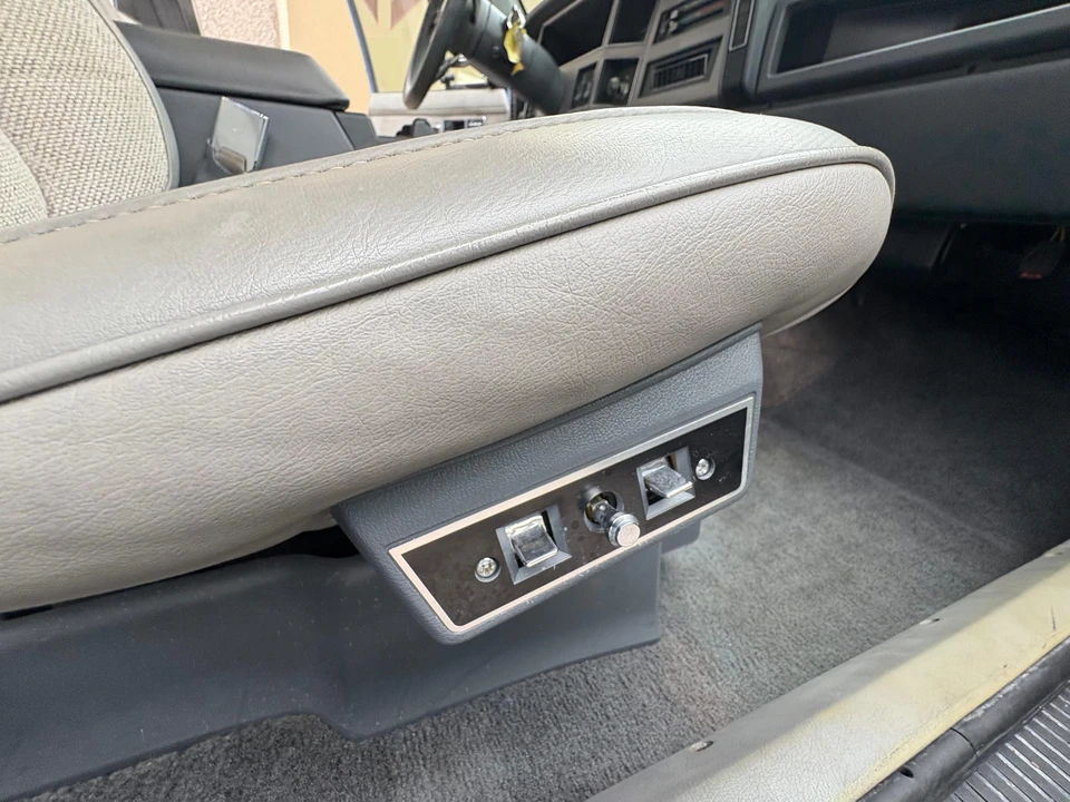 1989 Jeep XJ Cherokee - Image 27 of 31