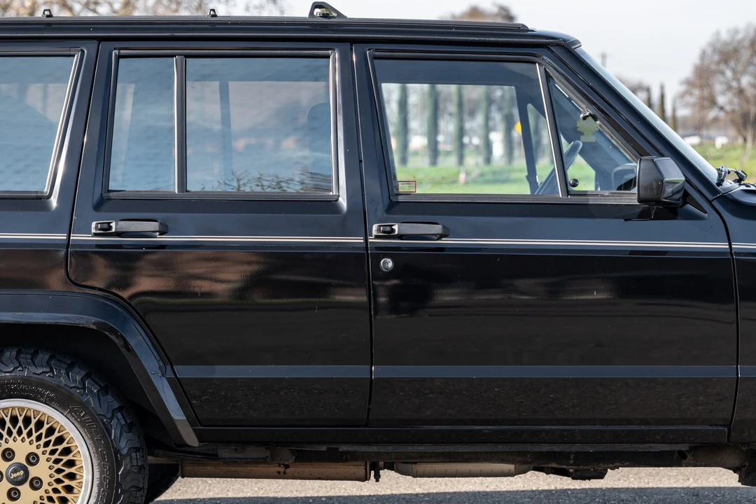 1989 Jeep XJ Cherokee - Image 19 of 31