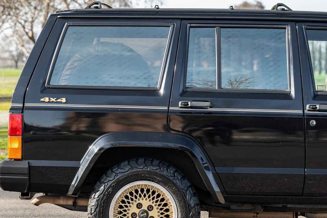 1989 Jeep XJ Cherokee - Image 18 of 31