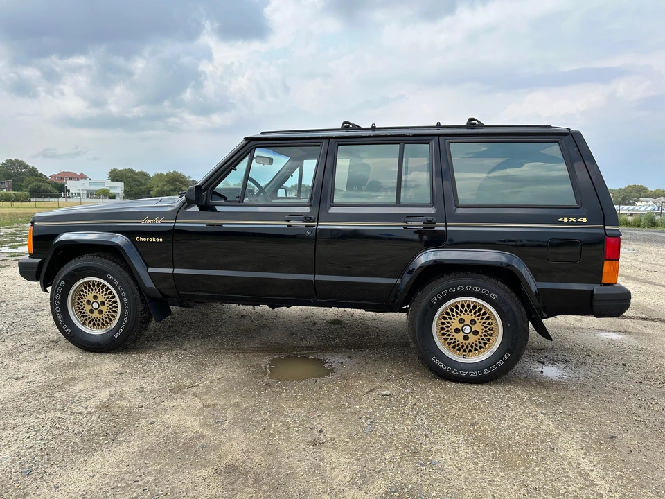1989 Jeep XJ Cherokee - Image 11 of 31