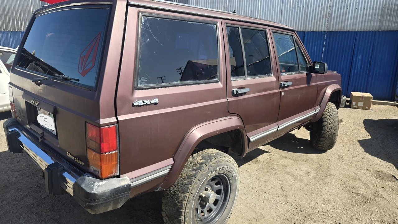 1989 Jeep XJ Cherokee - Image 5 of 9