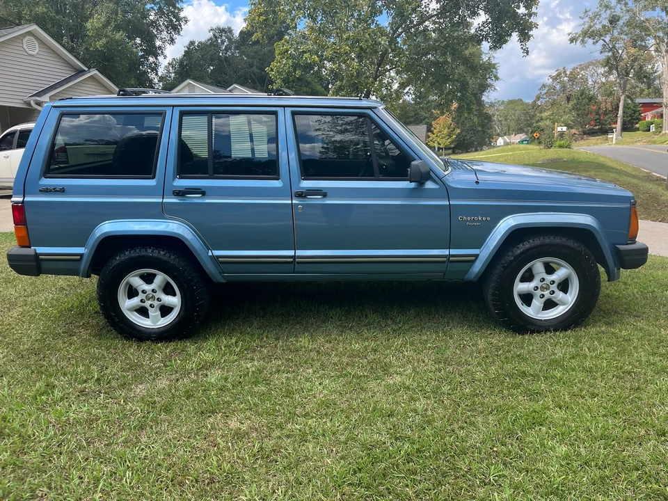 1989 Jeep XJ Cherokee - Image 16 of 31
