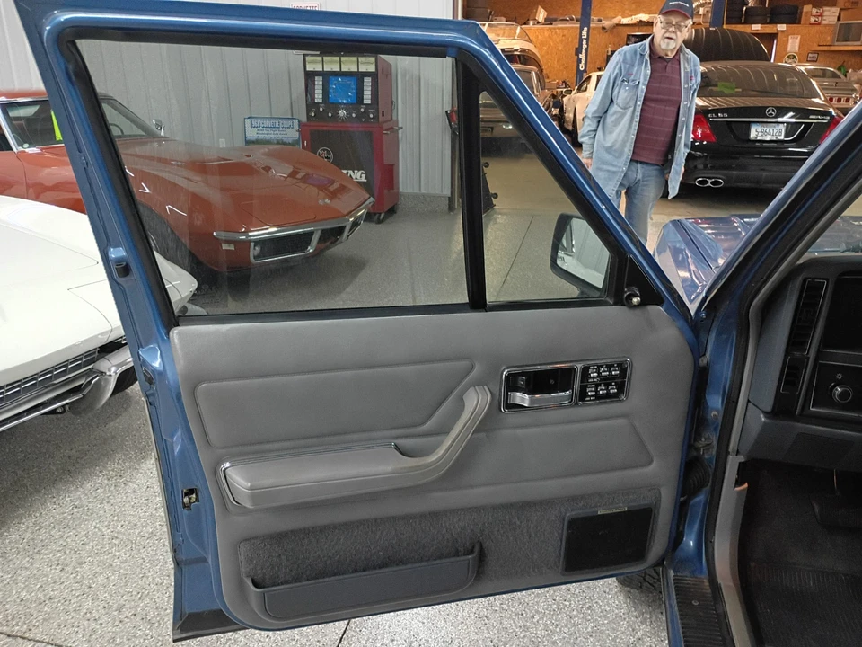 1989 Jeep XJ Cherokee - Image 30 of 31