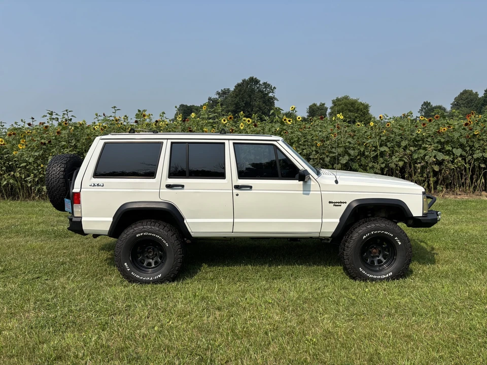 1989 Jeep XJ Cherokee - Image 11 of 31
