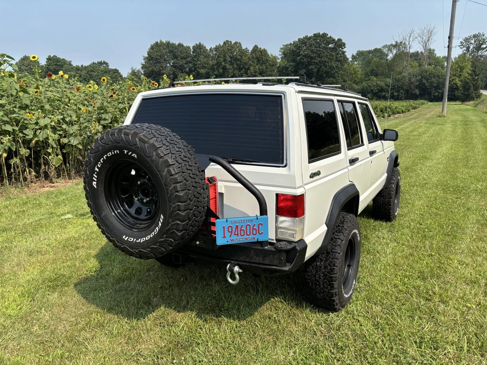 1989 Jeep XJ Cherokee - Image 9 of 31