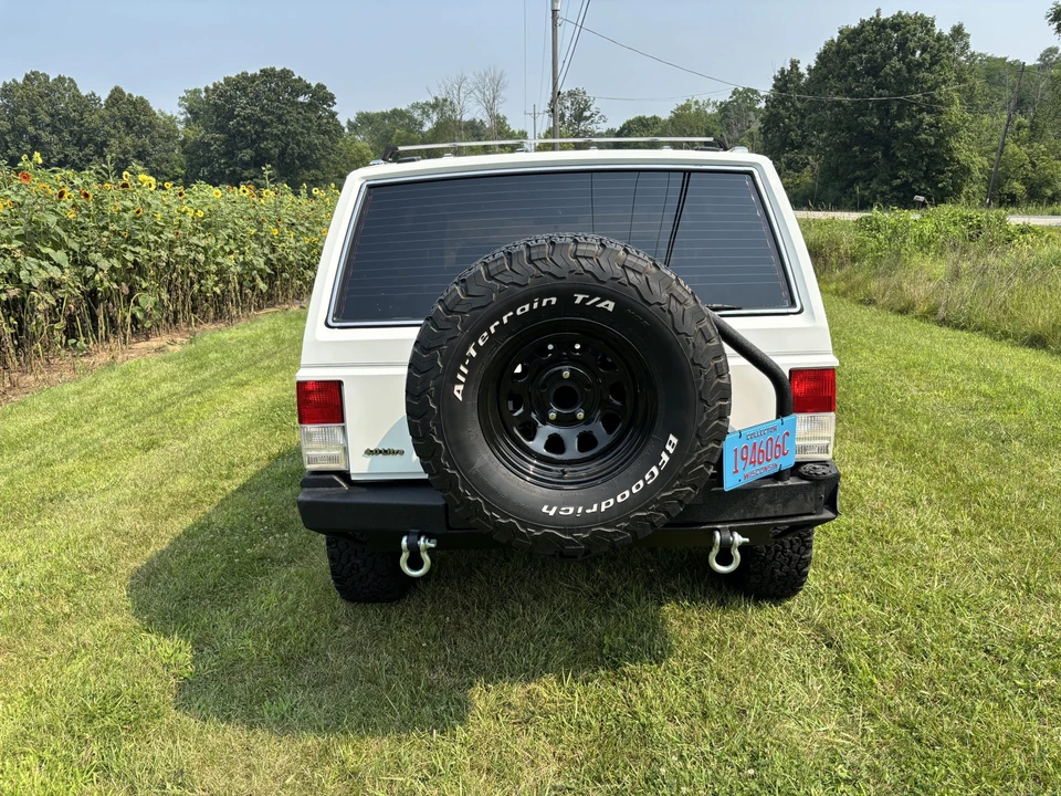 1989 Jeep XJ Cherokee - Image 8 of 31