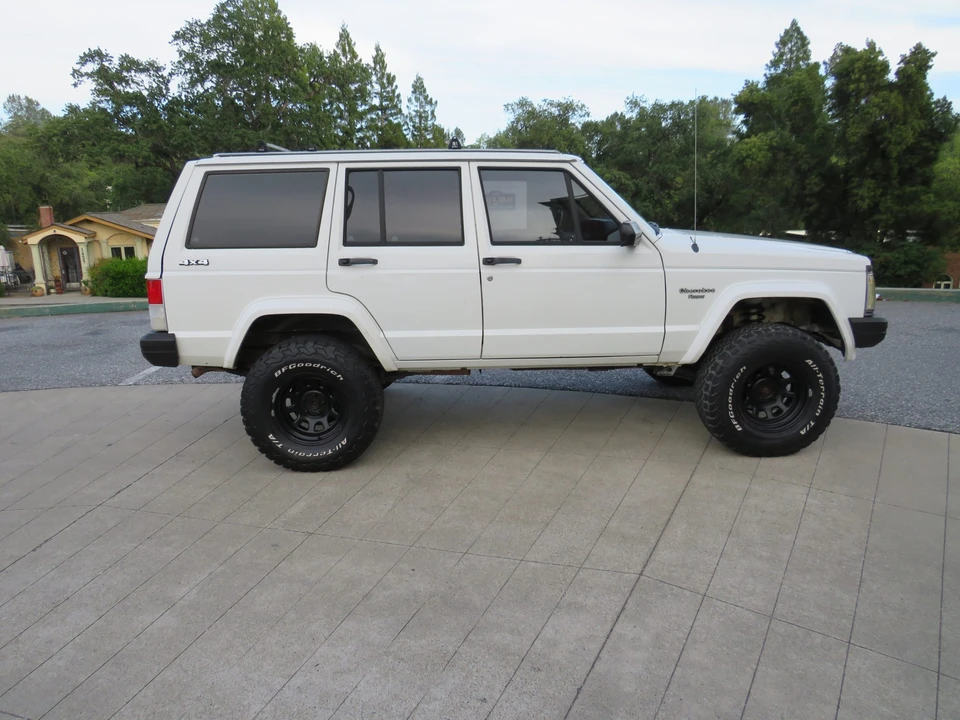 1989 Jeep XJ Cherokee - Image 15 of 31