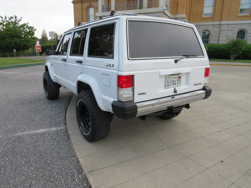 1989 Jeep XJ Cherokee - Image 10 of 31