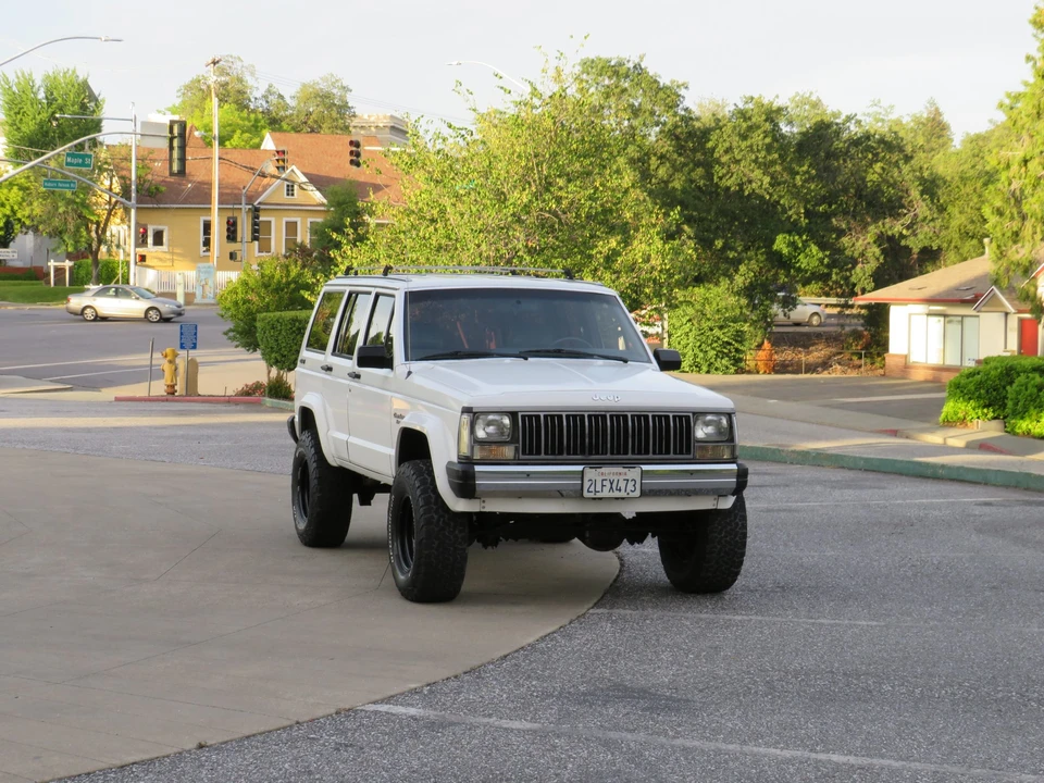 1989 Jeep XJ Cherokee - Image 19 of 31