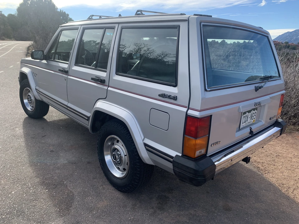 1989 Jeep XJ Cherokee - Image 7 of 31
