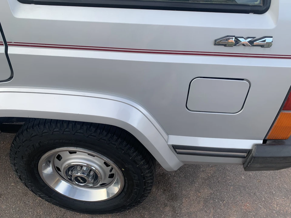 1989 Jeep XJ Cherokee - Image 10 of 31