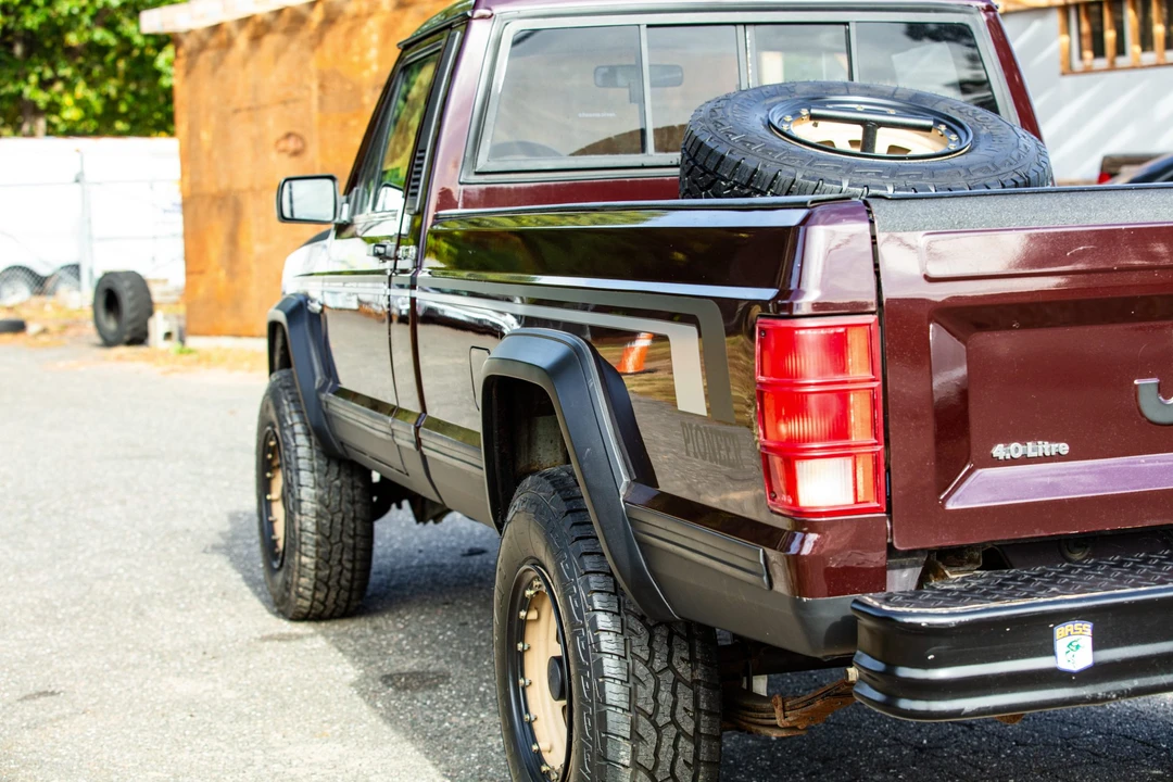 1989 Jeep Comanche - Image 24 of 31