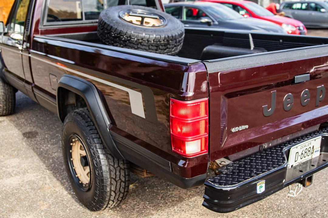 1989 Jeep Comanche - Image 25 of 31