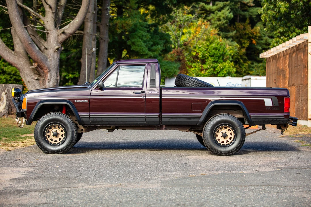 1989 Jeep Comanche - Image 8 of 31