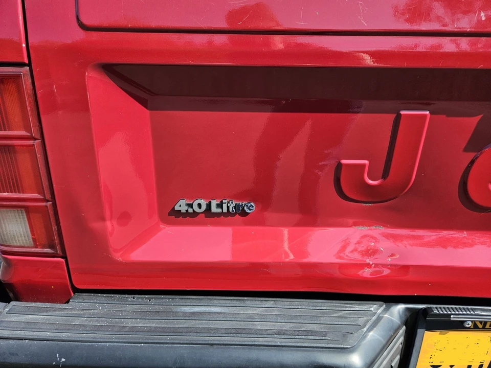 1989 Jeep Comanche - Image 15 of 31