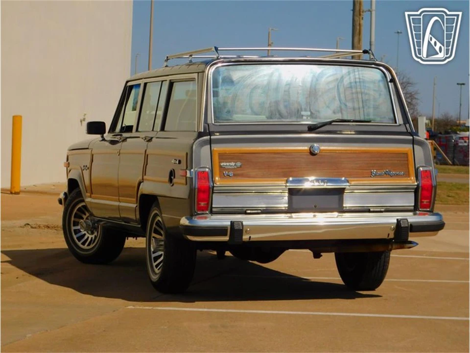 1989 Jeep SJ Grand Wagoneer - Image 16 of 31