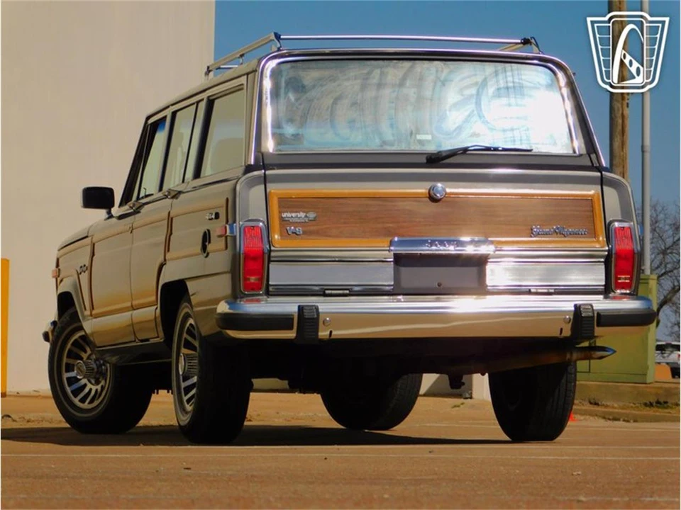 1989 Jeep SJ Grand Wagoneer - Image 17 of 31
