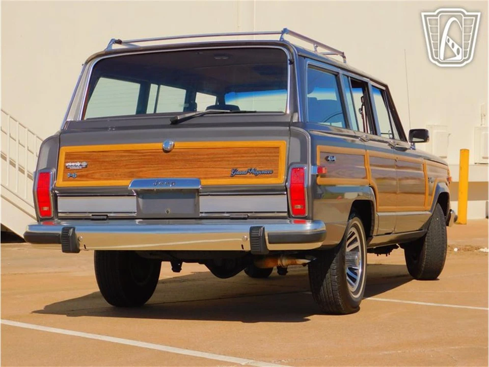 1989 Jeep SJ Grand Wagoneer - Image 22 of 31