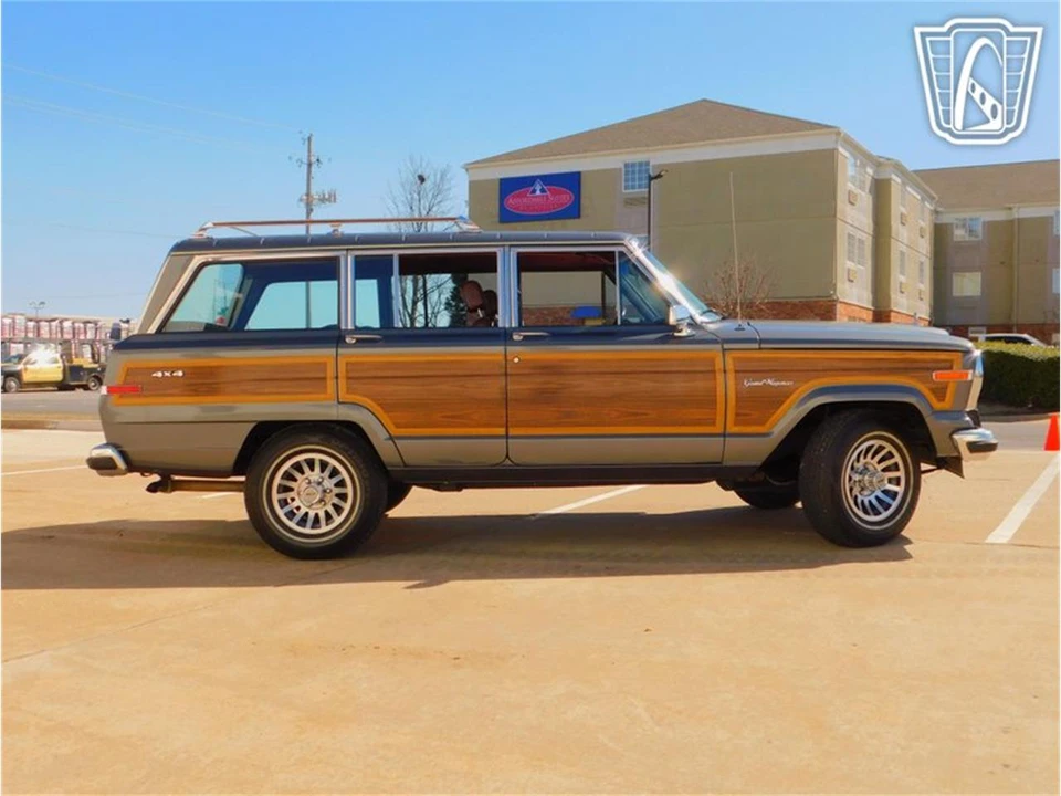 1989 Jeep SJ Grand Wagoneer - Image 28 of 31