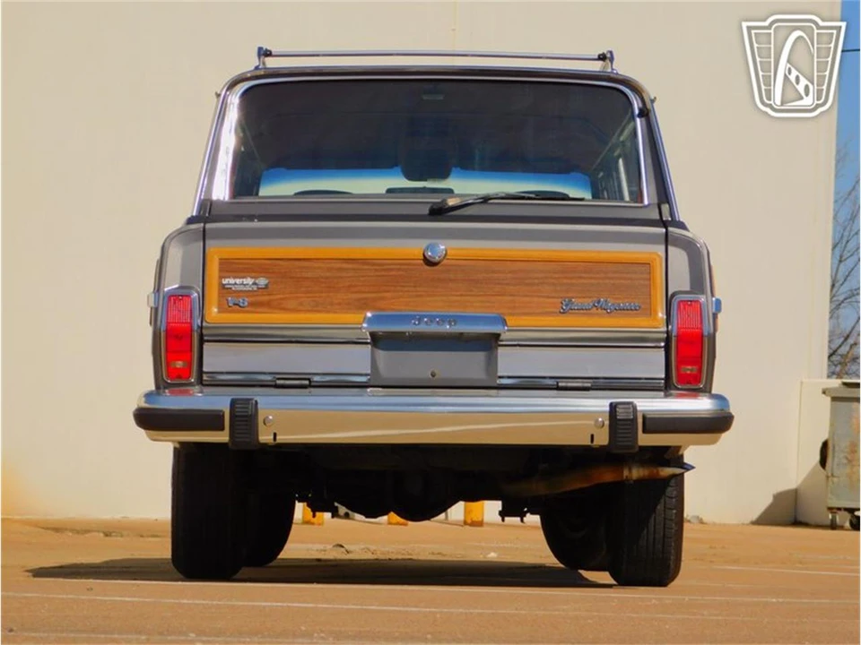 1989 Jeep SJ Grand Wagoneer - Image 18 of 31