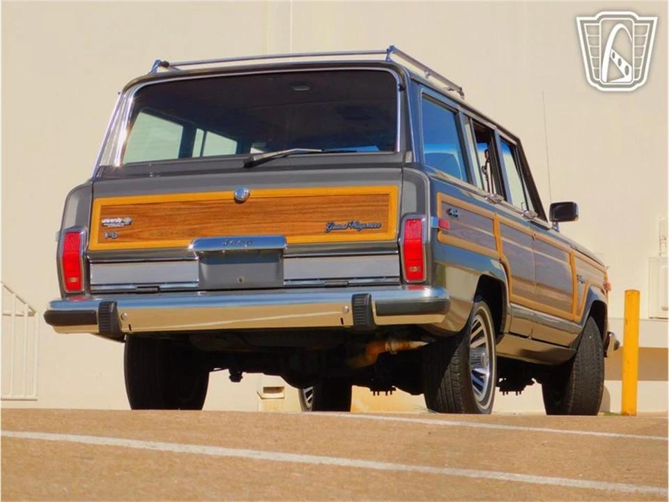 1989 Jeep SJ Grand Wagoneer - Image 23 of 31