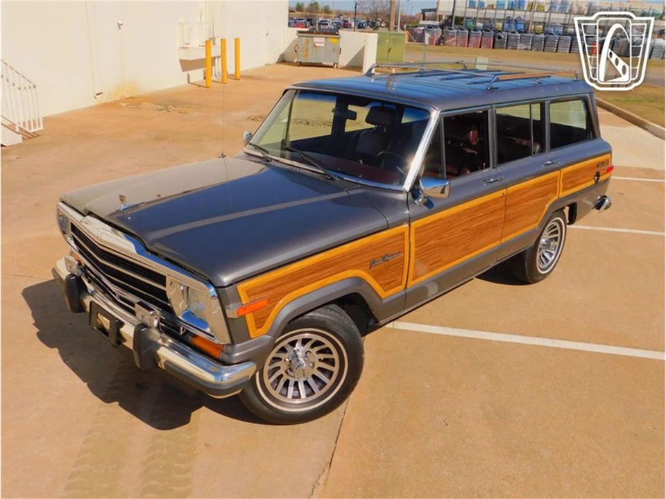 1989 Jeep SJ Grand Wagoneer - Image 8 of 31