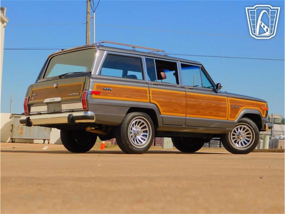 1989 Jeep SJ Grand Wagoneer - Image 24 of 31