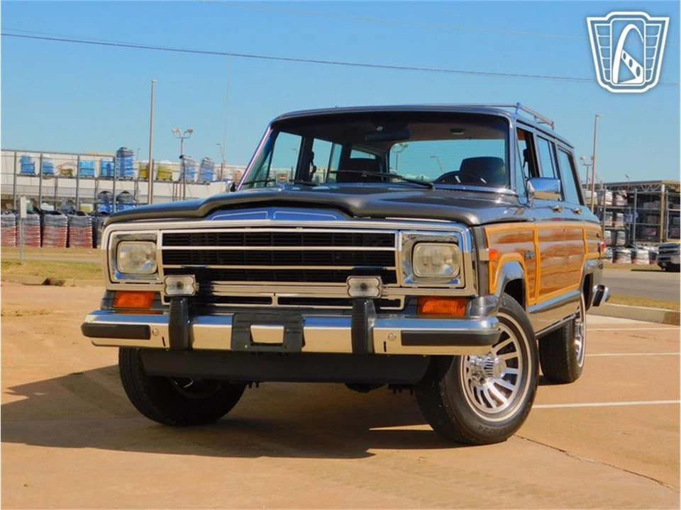 1989 Jeep SJ Grand Wagoneer - Image 4 of 31