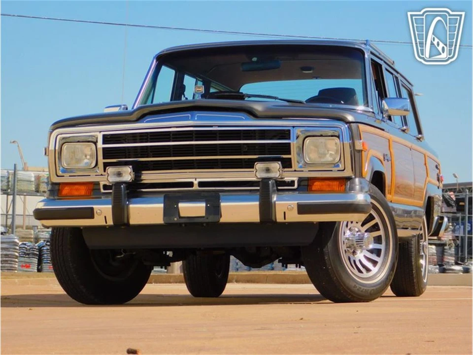 1989 Jeep SJ Grand Wagoneer - Image 5 of 31