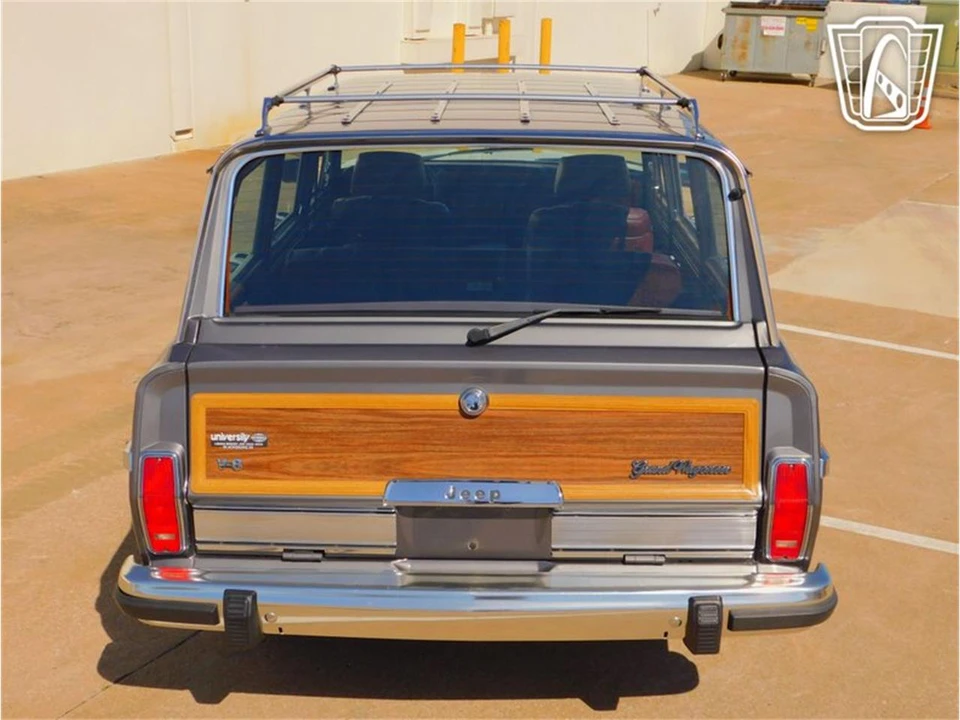 1989 Jeep SJ Grand Wagoneer - Image 20 of 31
