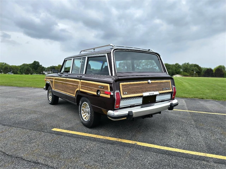 1989 Jeep SJ Grand Wagoneer - Image 4 of 31