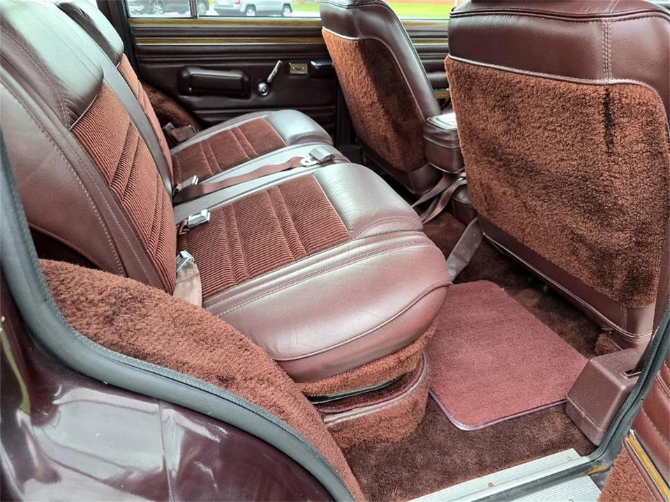 1989 Jeep SJ Grand Wagoneer - Image 22 of 31