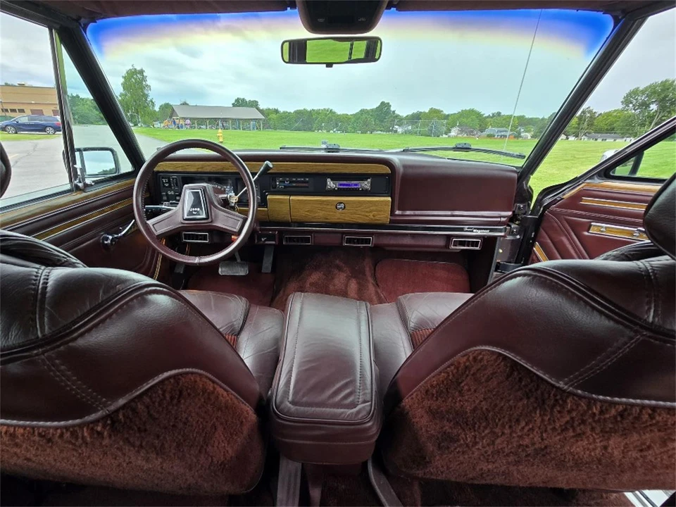 1989 Jeep SJ Grand Wagoneer - Image 25 of 31