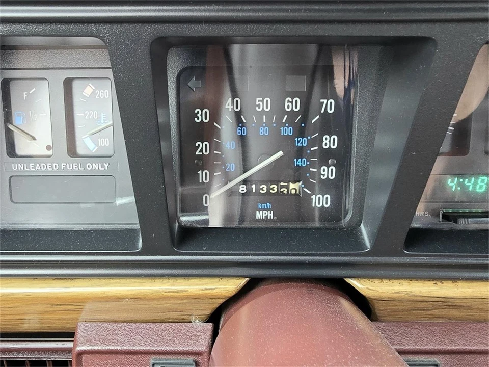 1989 Jeep SJ Grand Wagoneer - Image 28 of 31