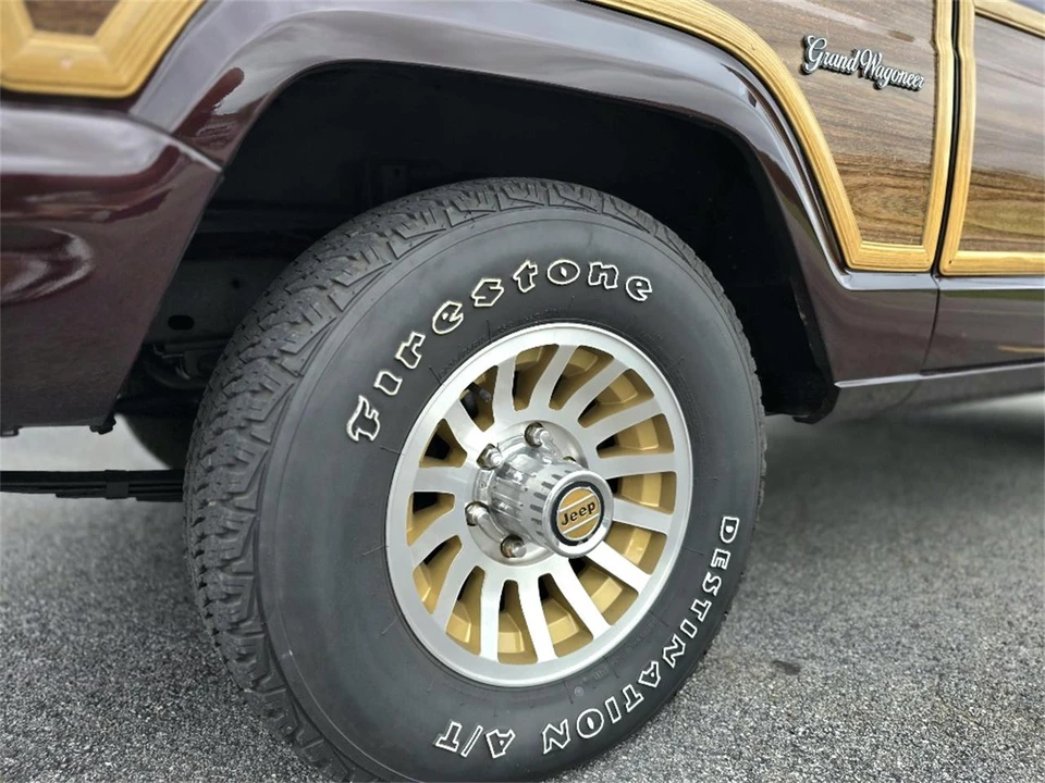 1989 Jeep SJ Grand Wagoneer - Image 11 of 31