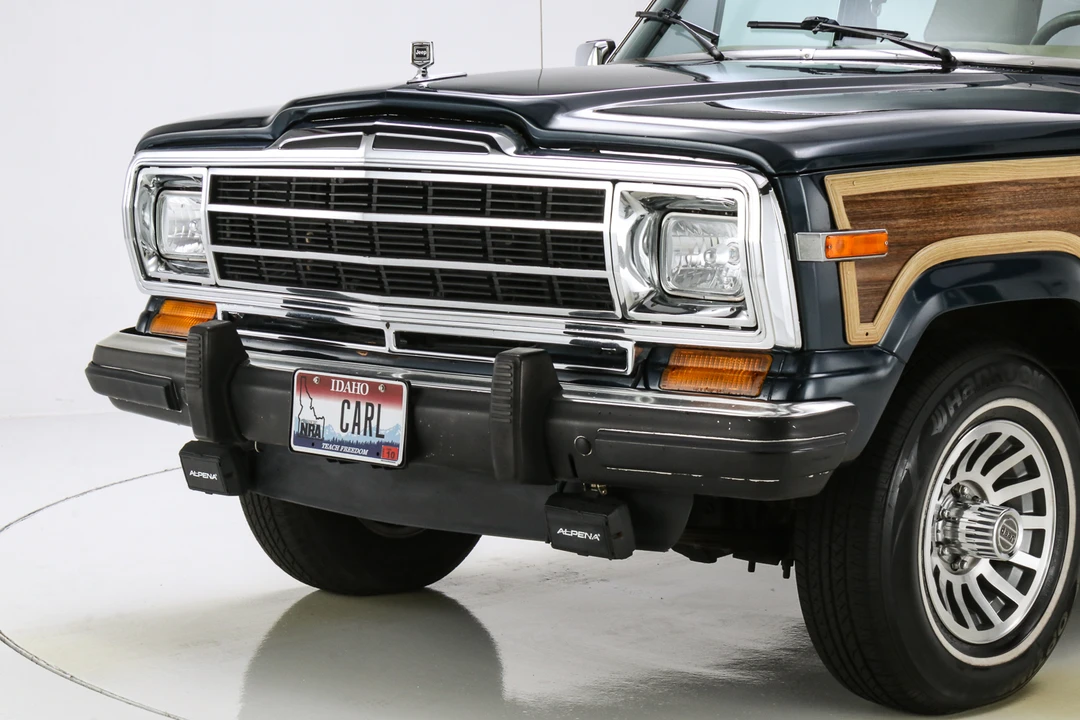 1989 Jeep SJ Grand Wagoneer - Image 21 of 31