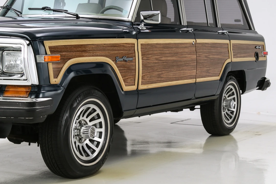 1989 Jeep SJ Grand Wagoneer - Image 20 of 31