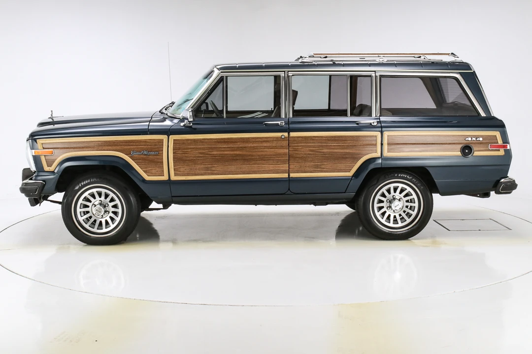 1989 Jeep SJ Grand Wagoneer - Image 7 of 31