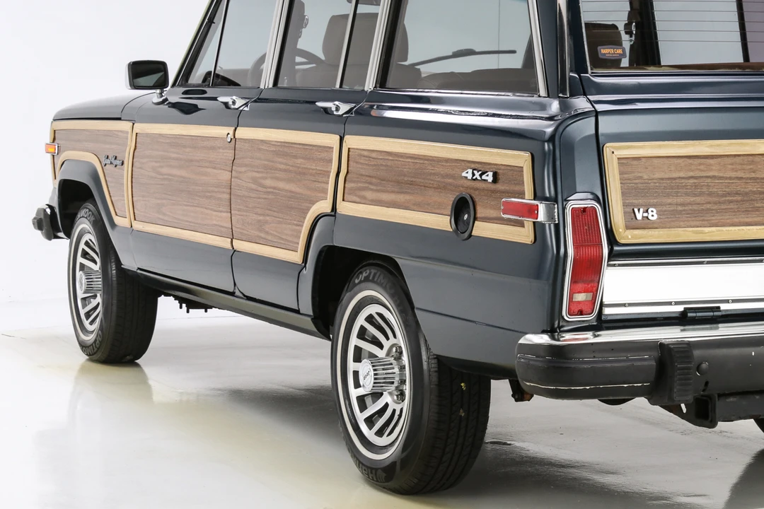 1989 Jeep SJ Grand Wagoneer - Image 17 of 31