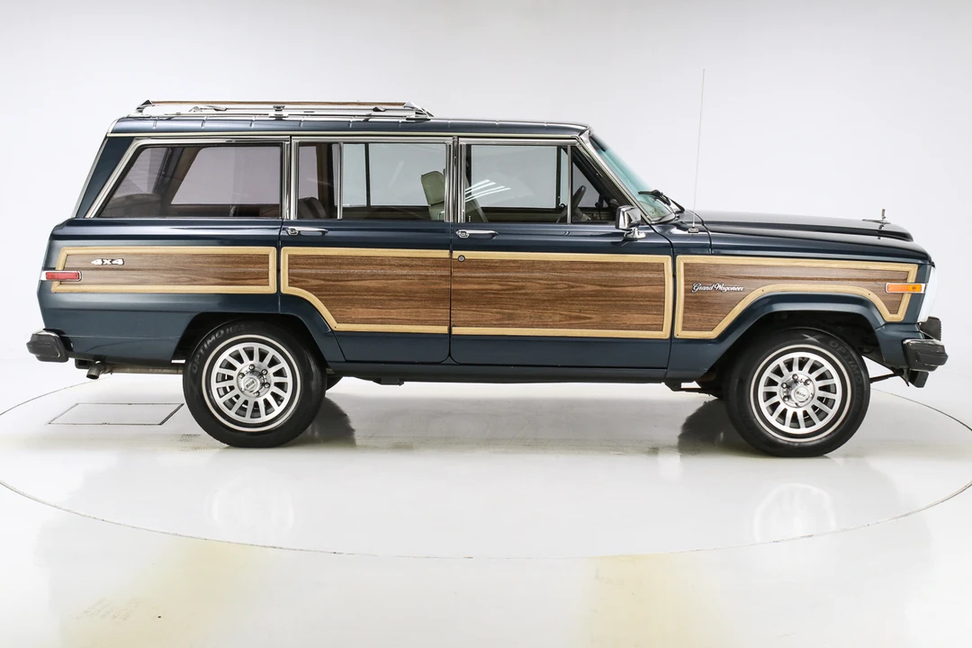 1989 Jeep SJ Grand Wagoneer - Image 3 of 31