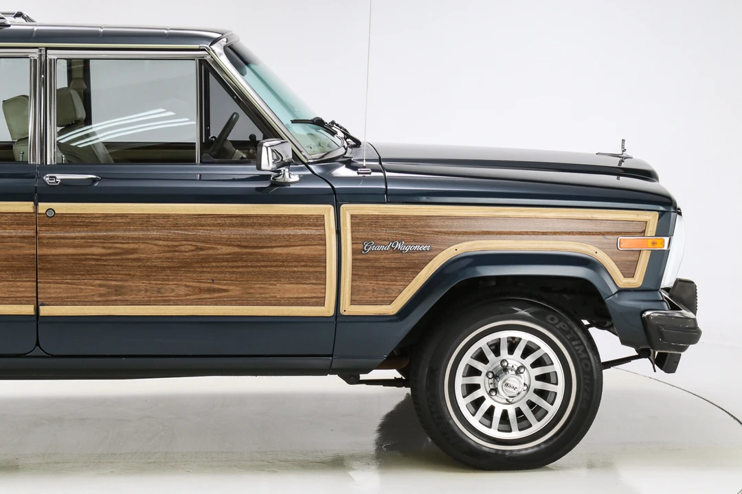 1989 Jeep SJ Grand Wagoneer - Image 13 of 31