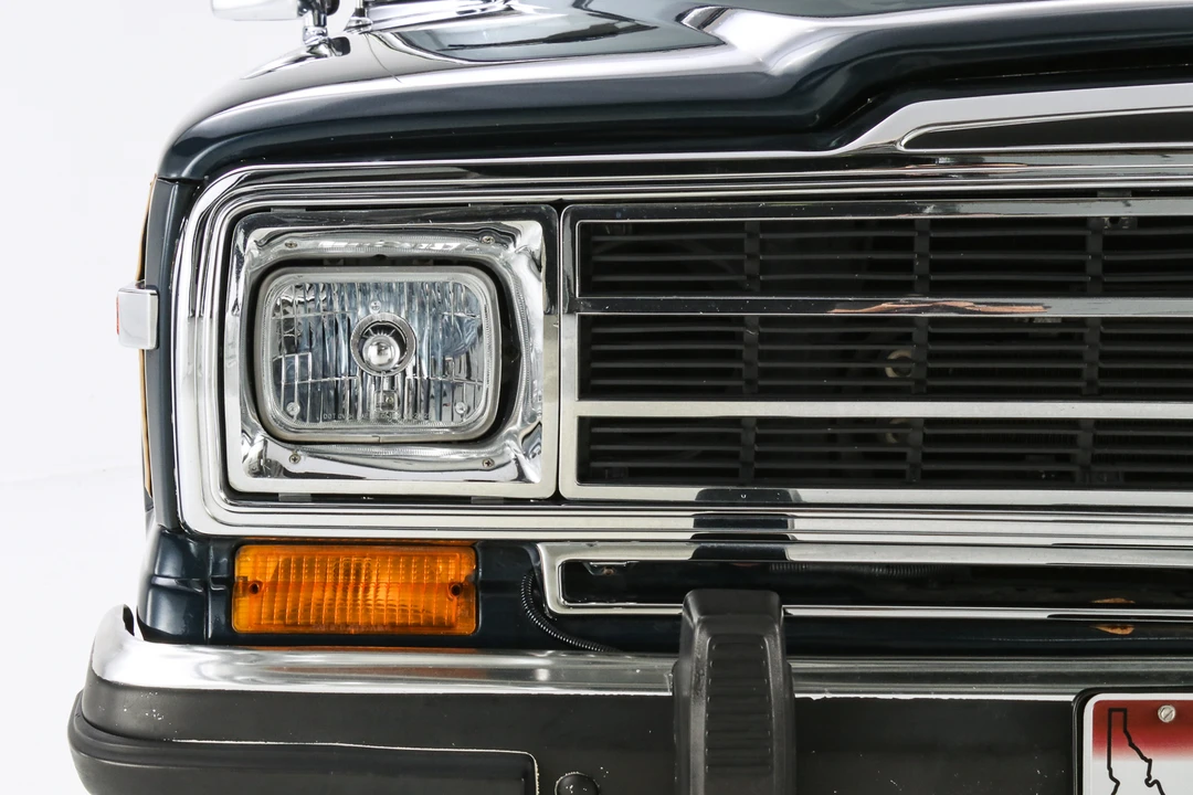 1989 Jeep SJ Grand Wagoneer - Image 23 of 31