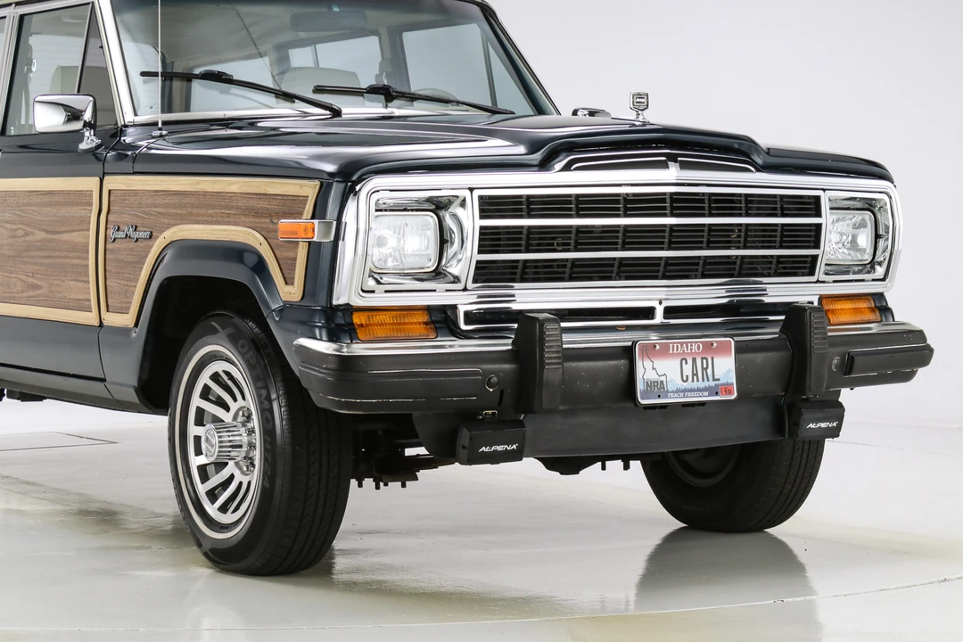 1989 Jeep SJ Grand Wagoneer - Image 11 of 31