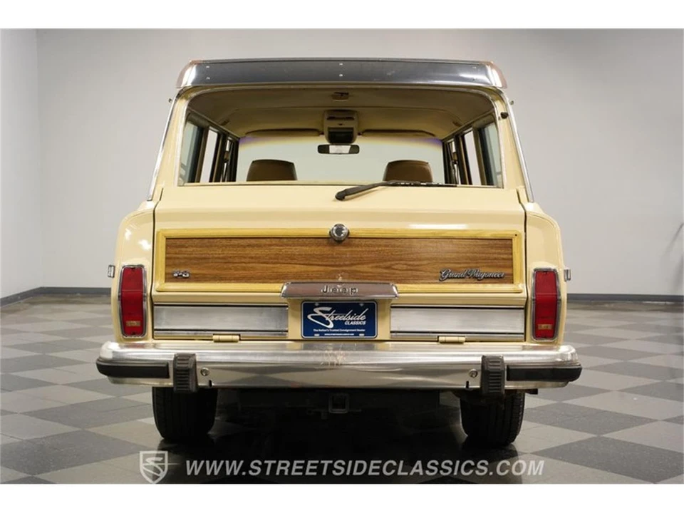 1989 Jeep SJ Grand Wagoneer - Image 9 of 31